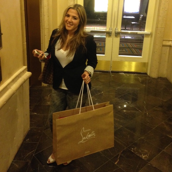 Meet your Posher, Nicole - Picture 5 of 5